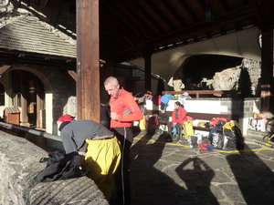 Beatushöhle, Eingangsbereich und Umkleidezone