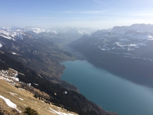 Und weit unten der Brienzersee