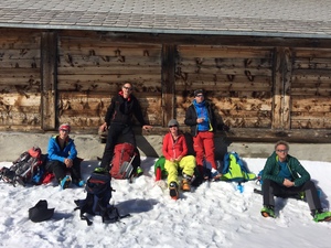 Mittagspause bei der Hütte Gurbs Metteberg