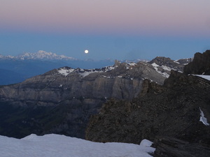 Monduntergang am Mont Blanc