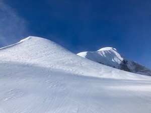 Tourenziel Höji Sulegg mit Schär(l)ihubel im Vordergrund