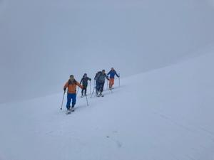 Aufsteig im dicken Nebel Richtung Morgeten