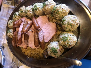 3. Nachtessen - Schlachtplatte