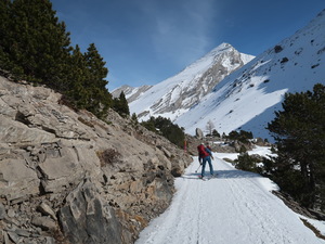 Winterwanderweg und Spur ab Schwarrenbach