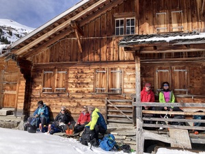 Mittagspause auf der Alp Suls