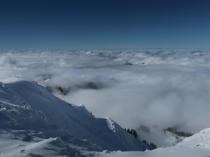 Mittelland im Nebel von der Alpiglenmären