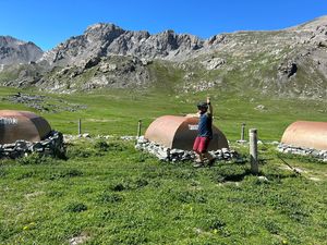 Glöisi der Artist bei der Cafépause in der Gardettahütte