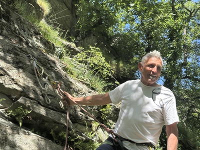 Stand mit Zentralkarabiner f&uuml;r Sektionstouren